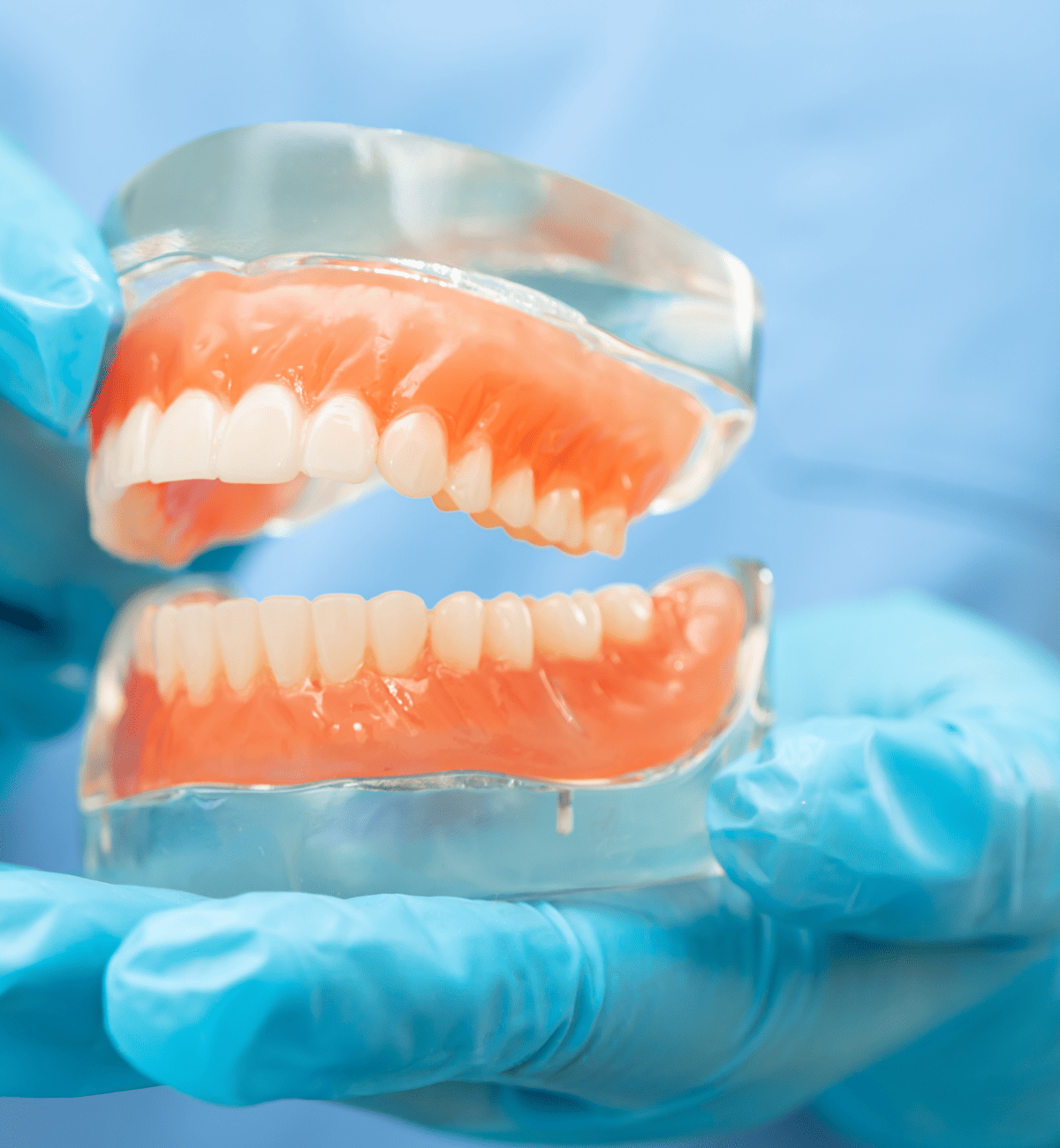 入れ歯とインプラントの違い