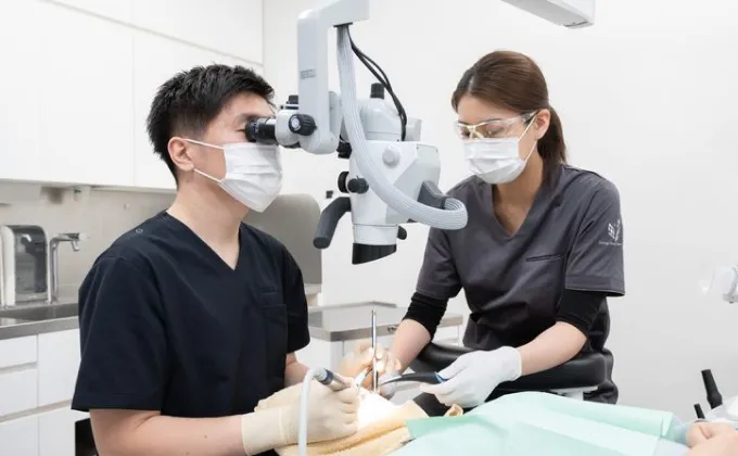 精密マイクロスコープ治療 早くて、痛みの少ない治療